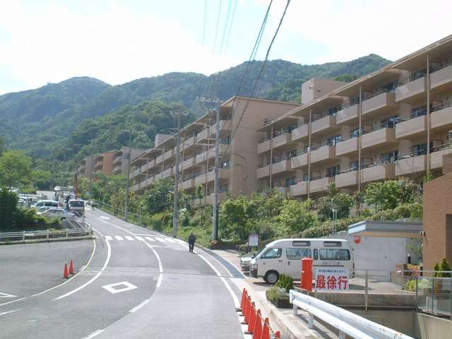 『ゆずり葉2丁目』よりエデンの園を望む。