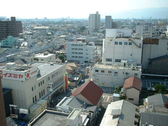 『昭和南通』・『神田』周辺。一方通行の道路の多い、区画の整った商業地です。