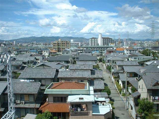 『武庫町』遠景。比較的区画の整った住宅地で、一戸建てが中心に並んでいます。