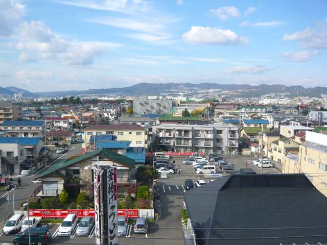 『瑞穂町』遠景。区画の整った住宅地で、国道171号線にも近く、車でのアクセスが良好です。