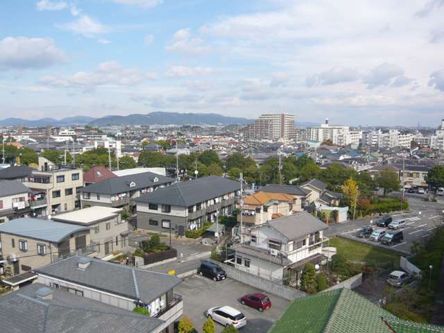 千僧6丁目遠景。道幅は狭いところも多くありますが、車通りの少ない静かな住環境です。