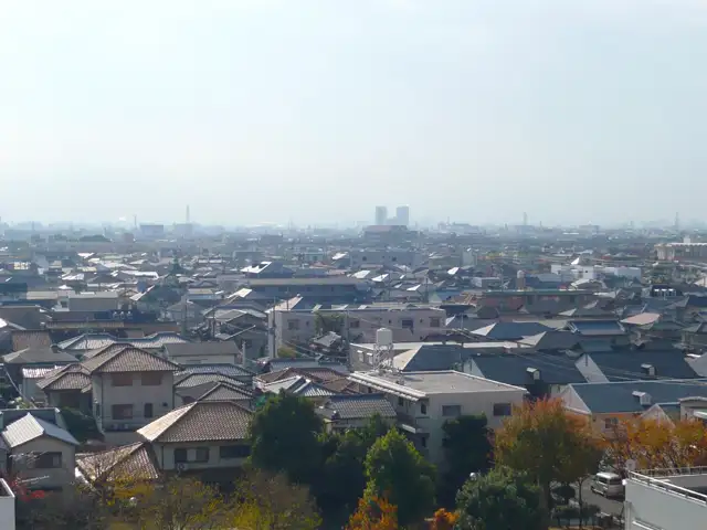 『西台4丁目』付近遠景。区画の整った住宅地で、一戸建てが建ち並んでいます。