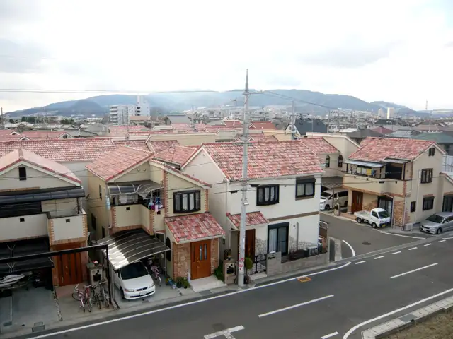 『鴻池3丁目』付近。一戸建てが中心に建ち並ぶ、比較的区画の整った住宅地です