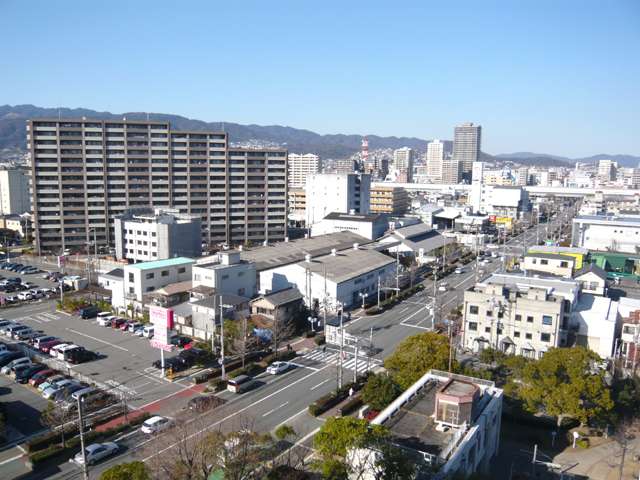 『浜町』遠景。規模の大きなマンションが多く並んでいます。