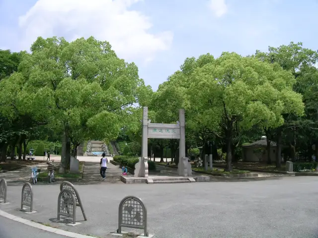 季節によって様々なお花が楽しめる『水月公園』　毎日の散歩コースや子供の遊び場にもぴったりです。