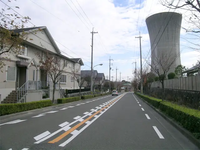 『小野原西3丁目』周辺。バス通りは街路樹がきれいです。