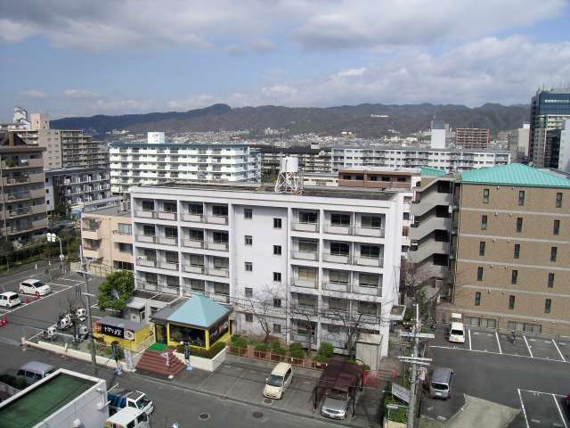 『船場西』周辺はやや高台になっており、北方向には、北摂の山々を見渡せます。