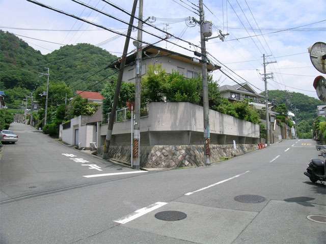 区画が整ったおり、一部を除き道幅はゆったりとしています。