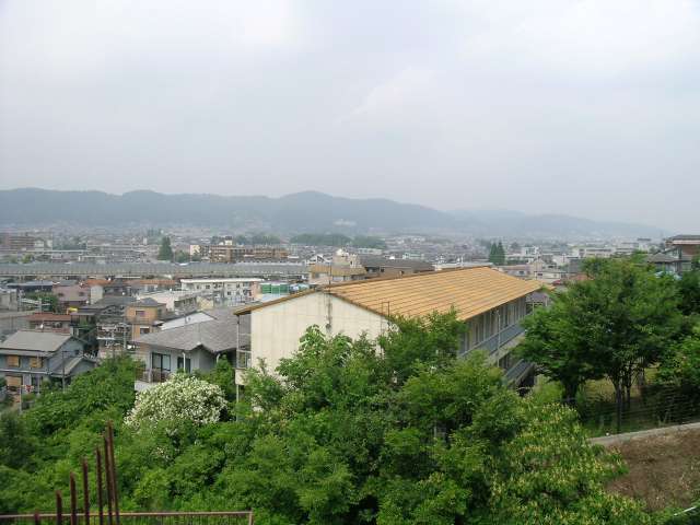 待兼山に近く、緑豊かな『瀬川5丁目』の住宅地