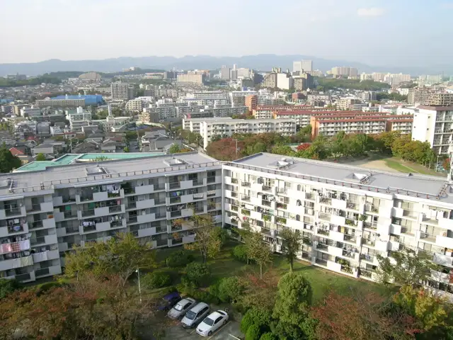 北大阪急行「桃山台」駅に近いブロックにはマンションが多く建ち並んでいます。