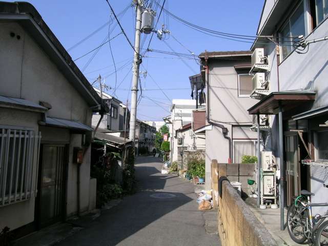 地勢はほぼ平坦ですので、自転車での移動がラクに出来ます。