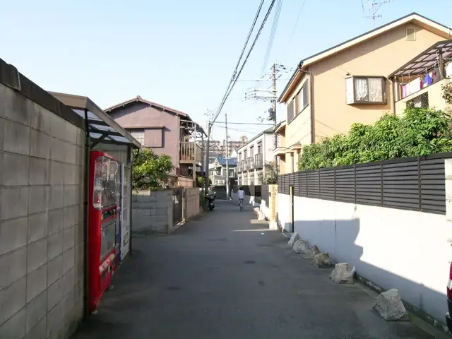 道幅が狭く、入り組んだ場所が多くあります。