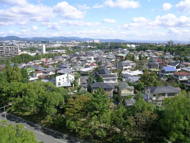 敷地の広い邸宅が建ち並ぶ『津雲台2丁目』周辺