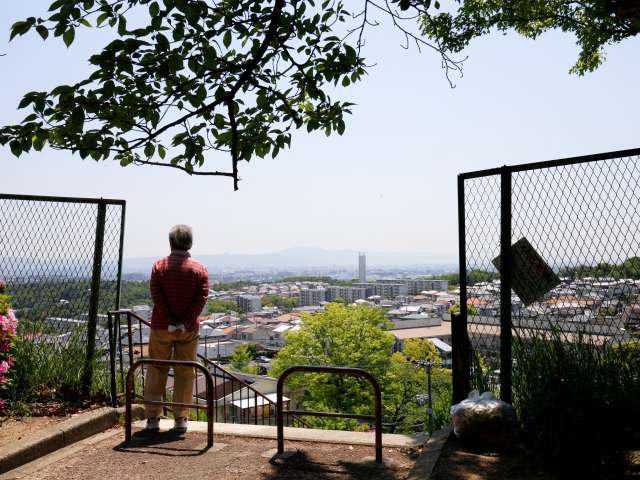 山手台中央公園』からは山手台の町の他、茨木市の市街地などを見渡すことが出来ます。