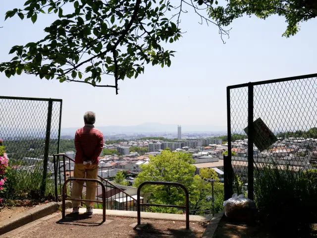 山手台中央公園』からは山手台の町の他、茨木市の市街地などを見渡すことが出来ます。