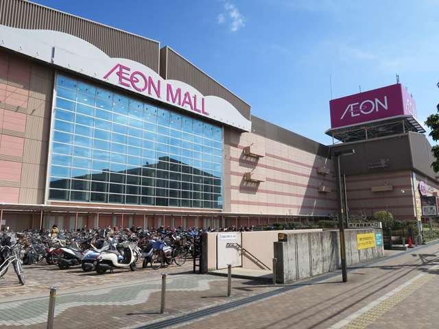 『イオンモール茨木』は、JR「茨木」駅と大阪モノレール「宇野辺」駅の両駅からアクセス可能です。