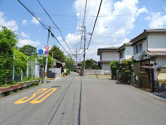 阪急高槻市駅と阪急上牧駅の中間に位置しており、阪急上牧駅にも、阪急高槻市駅にもJR高槻駅にもバスでアクセスできるエリアです。