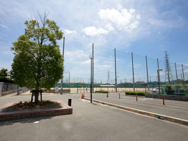 『牧田運動広場』は、旧牧田小学校の跡地を利用した運動場。軟式野球、ソフトボール、ゲートボール、グラウンドゴルフなどさまざまなスポーツが楽しめます。