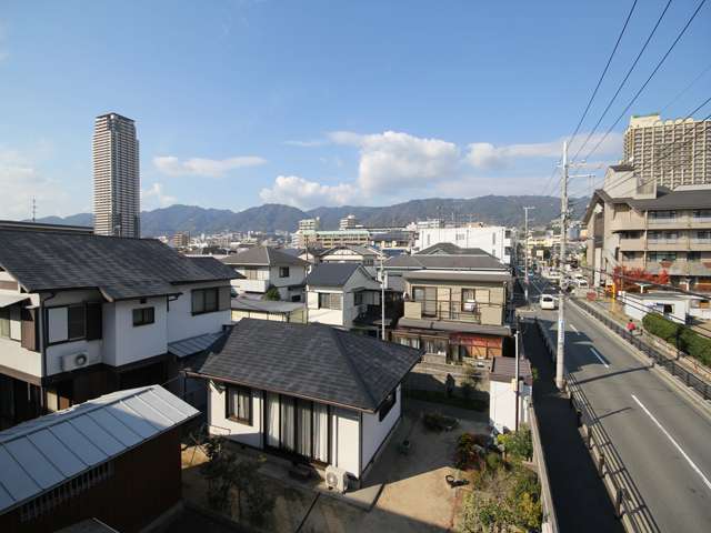 「住吉宮町6丁目」周辺。区画が整っており、マンションと一戸建てが中心に立ち並んでいます。