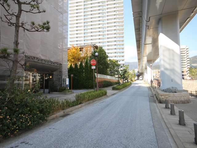 街の東側には住吉川が流れており、川沿いではウォーキングやジョギングなどで体を動かせます。