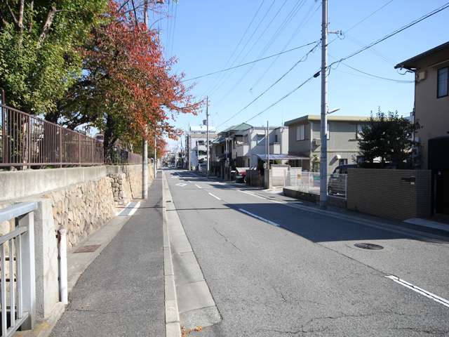 『本山中町2丁目』周辺。国道2号線とJR東海道本線に挟まれたエリア。車での移動もスムーズです。