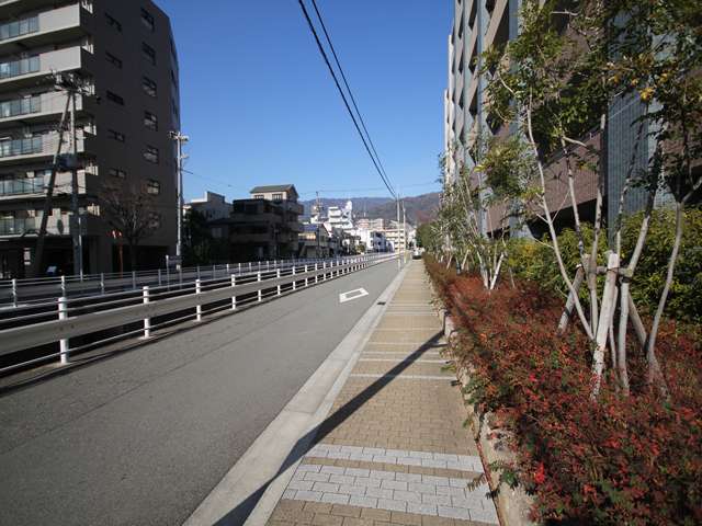 傾斜はゆるやかで、自転車での移動も比較的楽に出来る町です。