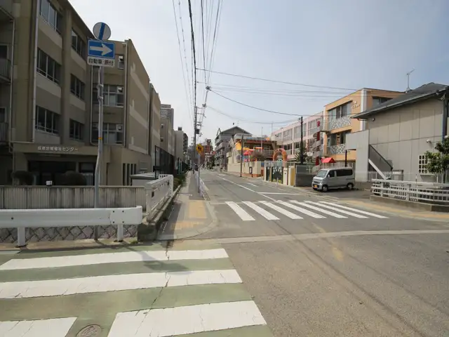 『深田町』『備後町』周辺。住宅の他、店舗、事務所などが混在しています。
