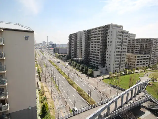 東の副都心として開発された「HAT神戸」。運河沿いにはハーバーウォークが設けられています。