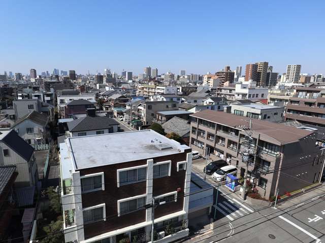 千種区の中でも早くから開発が進んだ地域で、現在では主要道路沿いを中心に副都心的な機能を果たしています。