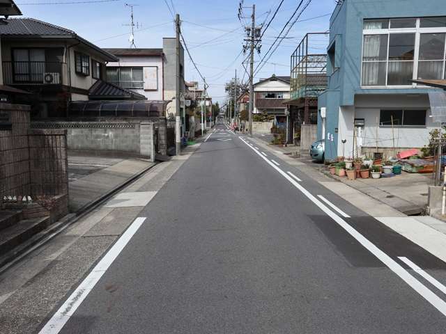 南西部の赤坂町は『上野天満宮』があり、その周囲は一戸建てが中心の閑静な住宅地が広がっています