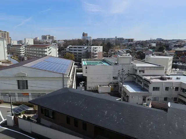 丘陵地に広がる新興住宅地で、様々なところに緑が残されています。