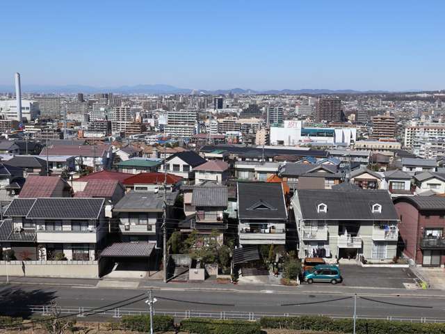 丘陵地と矢田川の間に位置しており、千種区の中では一戸建ての割合が高いエリアです。