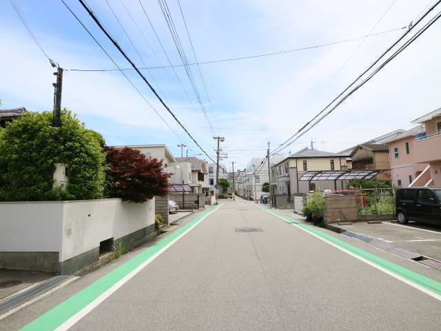 『石在町』は国道43号線(阪神高速3号神戸線)の南側に位置する町。