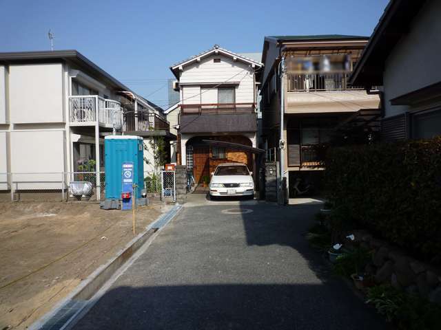 周辺の地勢は平坦で、自転車での移動もスムーズです。