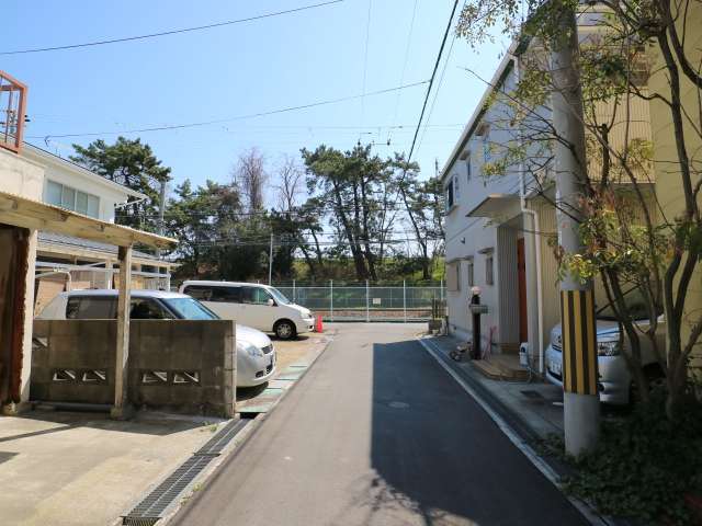 町中を阪神武庫川線が走っています。