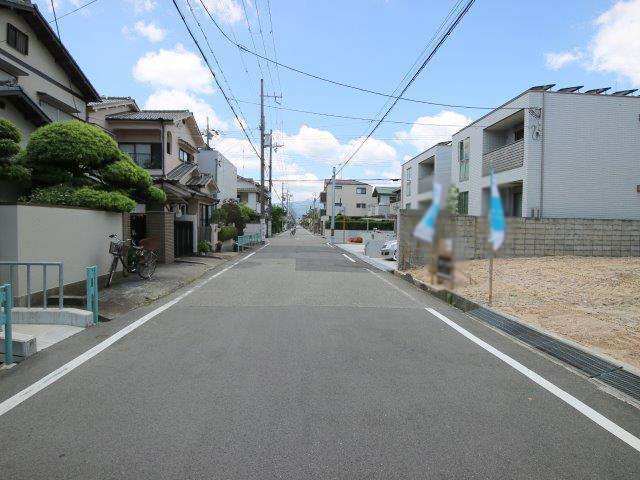 階数の高いマンションもあまりなく、全体的に日当たりの良いエリア。