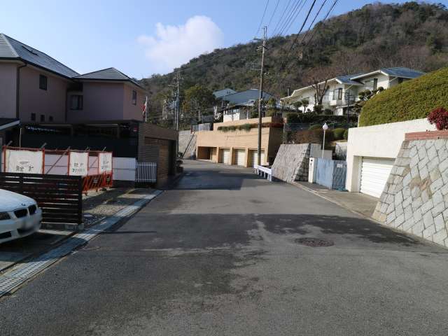 自然林に囲まれた住環境。