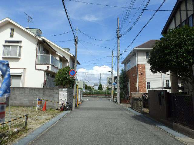 『甲陽園』『甲子園』など市内の他の「園」の字を含む六つの地域とあわせて『西宮七園』として高級住宅街の一つに数えられています。