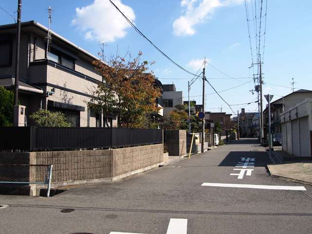 概ね区画の整った街並み。