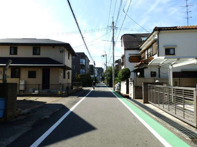 一方通行の道が多いですが、概ね区画の整った街並み。