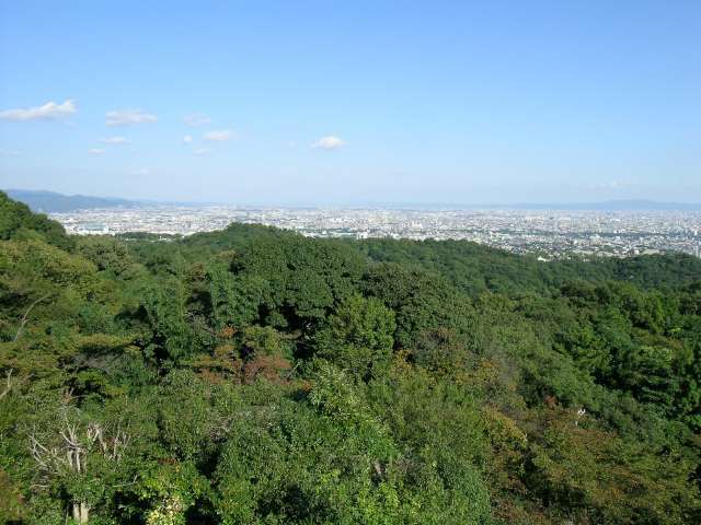 神呪寺(甲山)からの眺め。天気の良い日は海まできれいに見渡せます。
