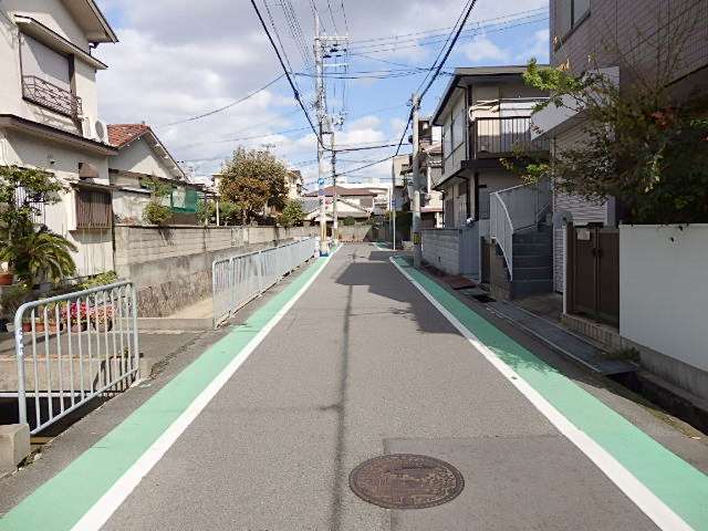 駅が近く、買物施設や教育施設、病院などの各種生活施設が近隣に揃う、利便性の高い立地。