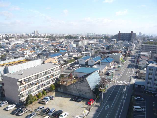 『小松町』遠景。武庫川にも近く、のんびりした雰囲気があります。武庫川橋が近く、尼崎市との行き来も便利です。