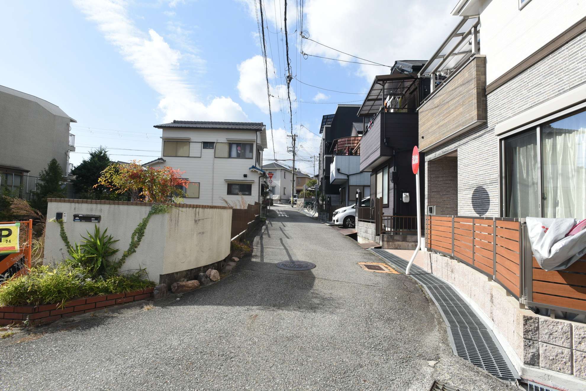 「逆瀬川」駅からの道のりはゆるやかな坂道になっていますが、自転車でも移動ができる程度。