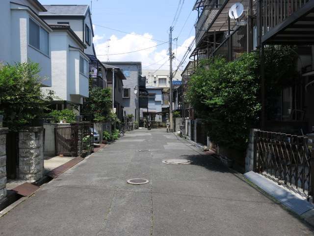 建物が密集したイメージの場所もありますが、落ち着いた雰囲気があります。