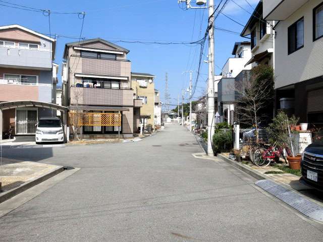 地勢はほぼ平坦で、自転車で移動する人も多くいます。