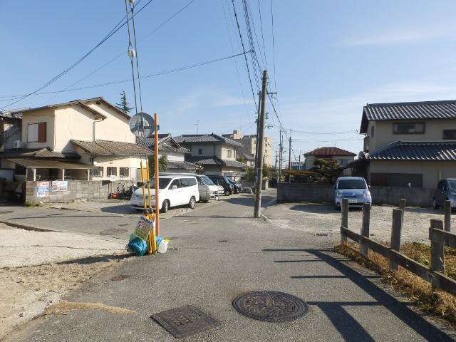 入り組んだ印象の街並みですが、落ち着いた雰囲気があります。