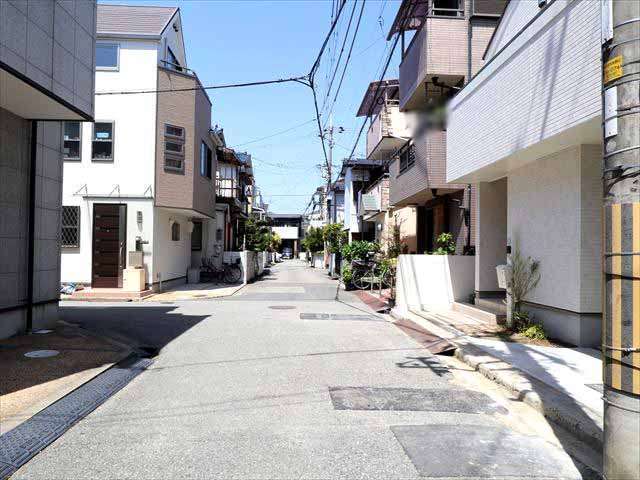 駅から少し距離がありますが、道のりは平坦です。