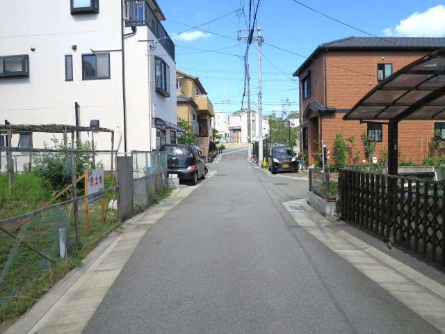 道幅が狭く、やや入り組んだ場所も多いです。