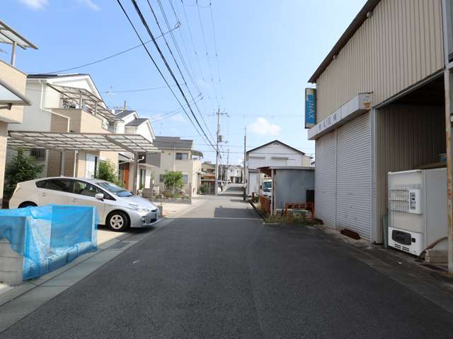 町の全域が準工業地域に指定されています。